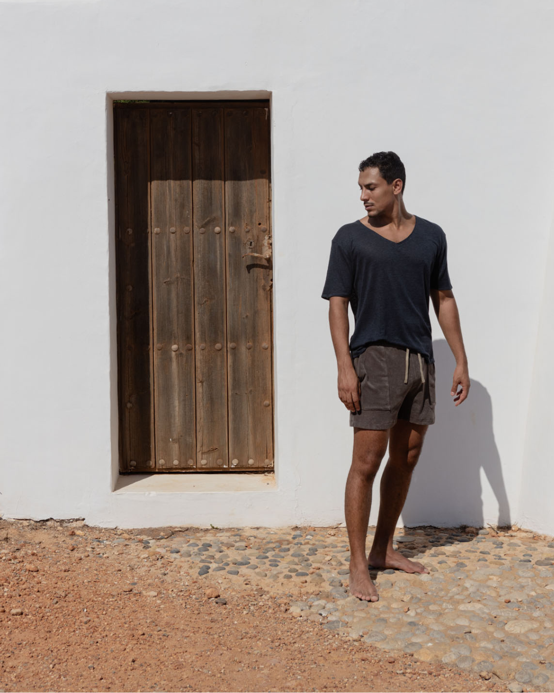 V-NECK LINEN NERO