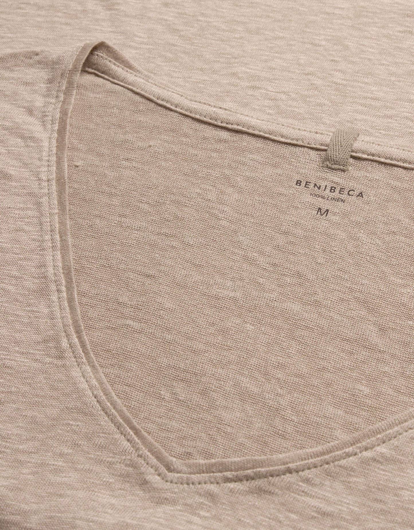 V-NECK LINEN SAND